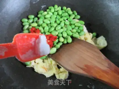 Make Precious eggs and fried beans step 6
