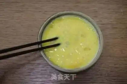 Make Eggs, shrimp, pickles step 3