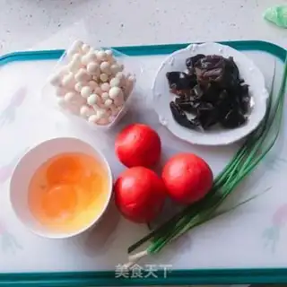 Make White mushroom egg and wood fried tomatoes step 0