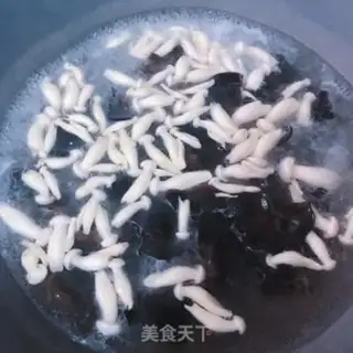 Make White mushroom egg and wood fried tomatoes step 1