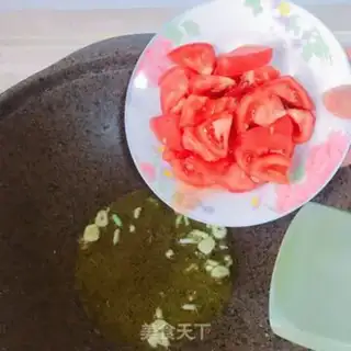 Make White mushroom egg and wood fried tomatoes step 5