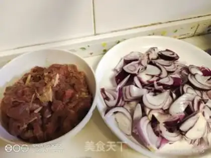Make Onion beef step 1