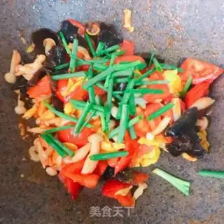 Make White mushroom egg and wood fried tomatoes step 11