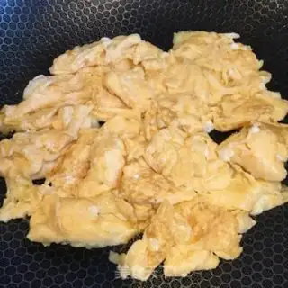 Make Eggs and onions step 3