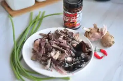 Make Garlic and goats step 0