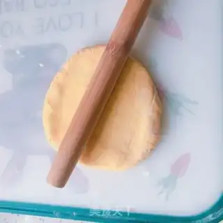 Make Pumpkin rose buns step 9