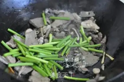Make Garlic and goats step 3