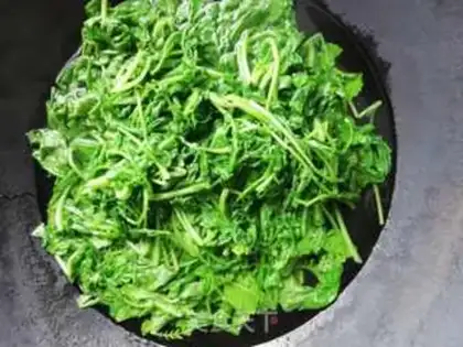 Make Fresh radish step 1