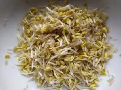 Make Carrot bean sprouts and spinach balls step 1