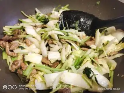 Make Celery cabbage with roast beef step 7