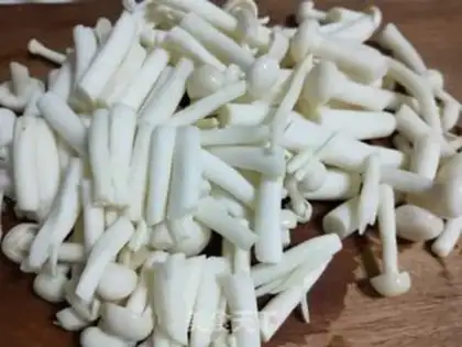 Make Twin mushrooms and oil step 2