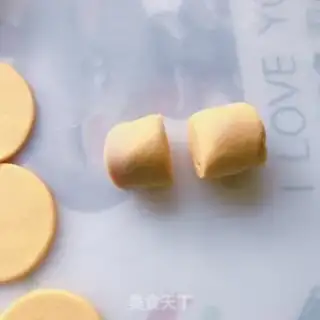 Make Pumpkin rose buns step 16