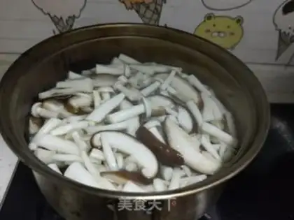 Make Twin mushrooms and oil step 3