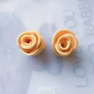 Make Pumpkin rose buns step 17