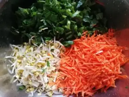 Make Carrot bean sprouts and spinach balls step 4