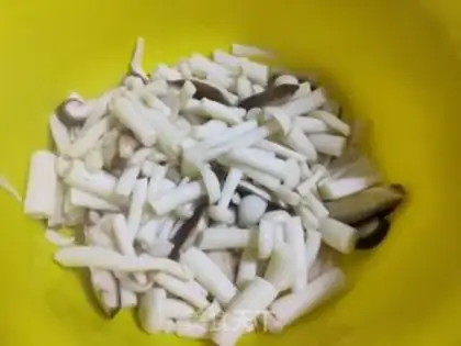 Make Twin mushrooms and oil step 4