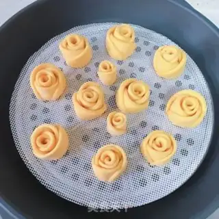 Make Pumpkin rose buns step 18