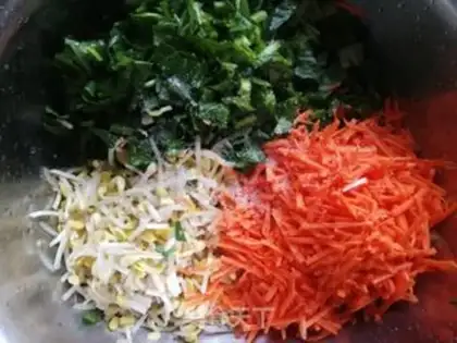 Make Carrot bean sprouts and spinach balls step 5