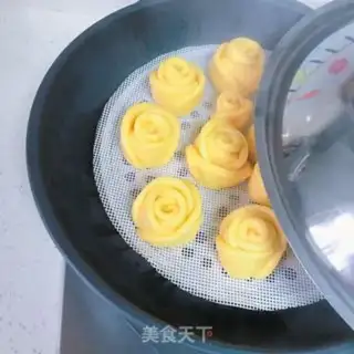 Make Pumpkin rose buns step 22