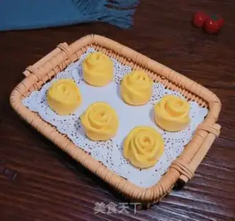Make Pumpkin rose buns step 23