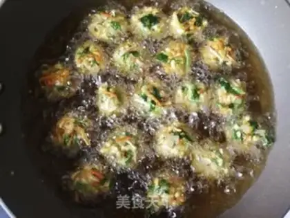 Make Carrot bean sprouts and spinach balls step 12