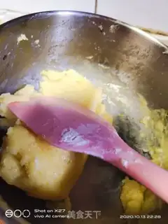 Make caterpillar bread step 5