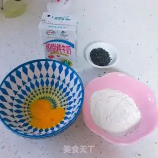 Make Black sesame egg rolls step 0