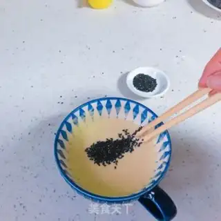 Make Black sesame egg rolls step 2