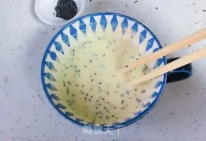 Make Black sesame egg rolls step 3