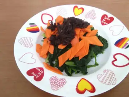 Make Spinach with carrots step 7