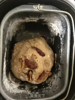 Make "Red sugar dates with bouquets." step 3