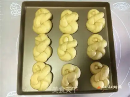 Make Yin makes eggs step 3