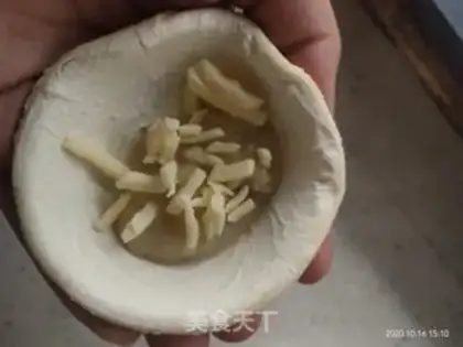 Make Banana egg pie step 2