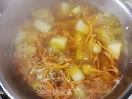 Make Worm and grass, the chicken legs. Soup step 10