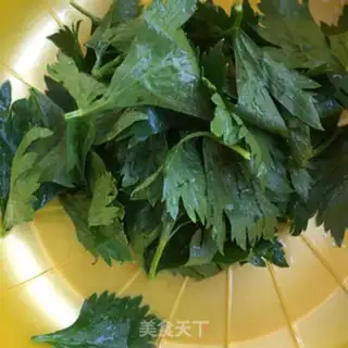 Make Celery, shrimp and eggs step 2