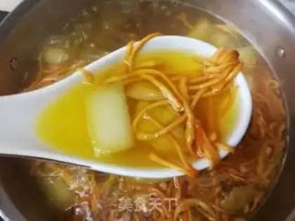 Make Worm and grass, the chicken legs. Soup step 12