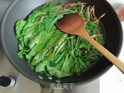 Make radish and fried beans step 1
