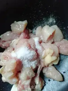 Make The traditional palace chicken step 1
