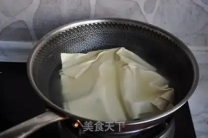 Make Soy sauce rolls step 1
