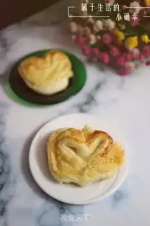 Make Heart-shaped coconut bread step 0
