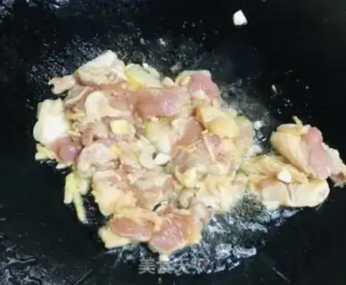 Make Four seasons of bean-dried fried meat step 4