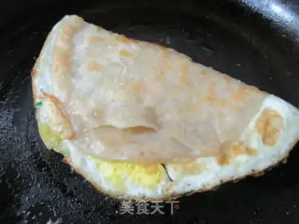 Make An egg cake with an onion step 4