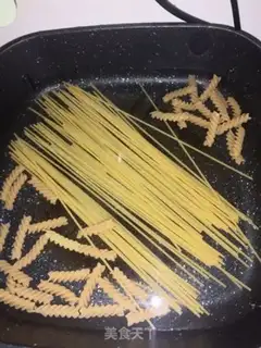 Make Tomato pasta step 0