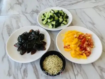 Make Pyramid and pine eggs step 0
