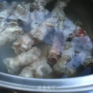 Make Spicy golden needles, fat cow step 3