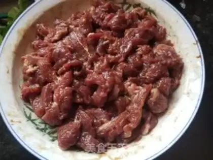 Make The onions are making lamb step 0