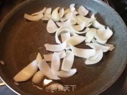 Make The onions are making lamb step 3