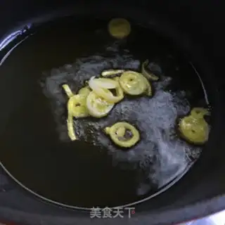 Make Spicy golden needles, fat cow step 8