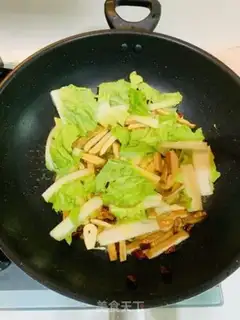 Make Scrambled cabbage step 2