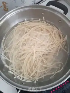 Make Beef noodles step 1